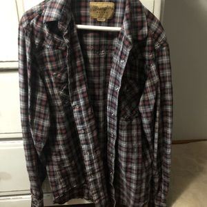 Men’s Wrangler button up shirt